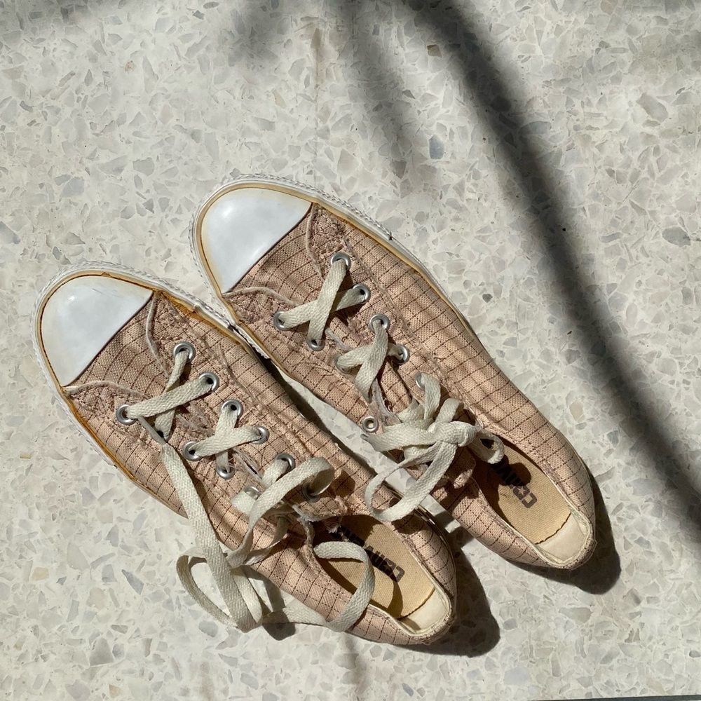 Converse all star tennis Shoes uni-Sex Sz 7/9 N/W